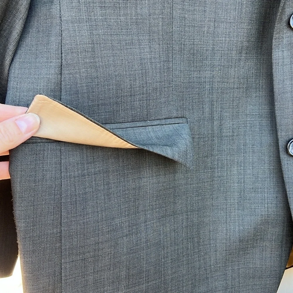 Lauren Ralph Lauren Men’s 42R 100% Wool Blazer. Sports Coat Like New Warm Gray.